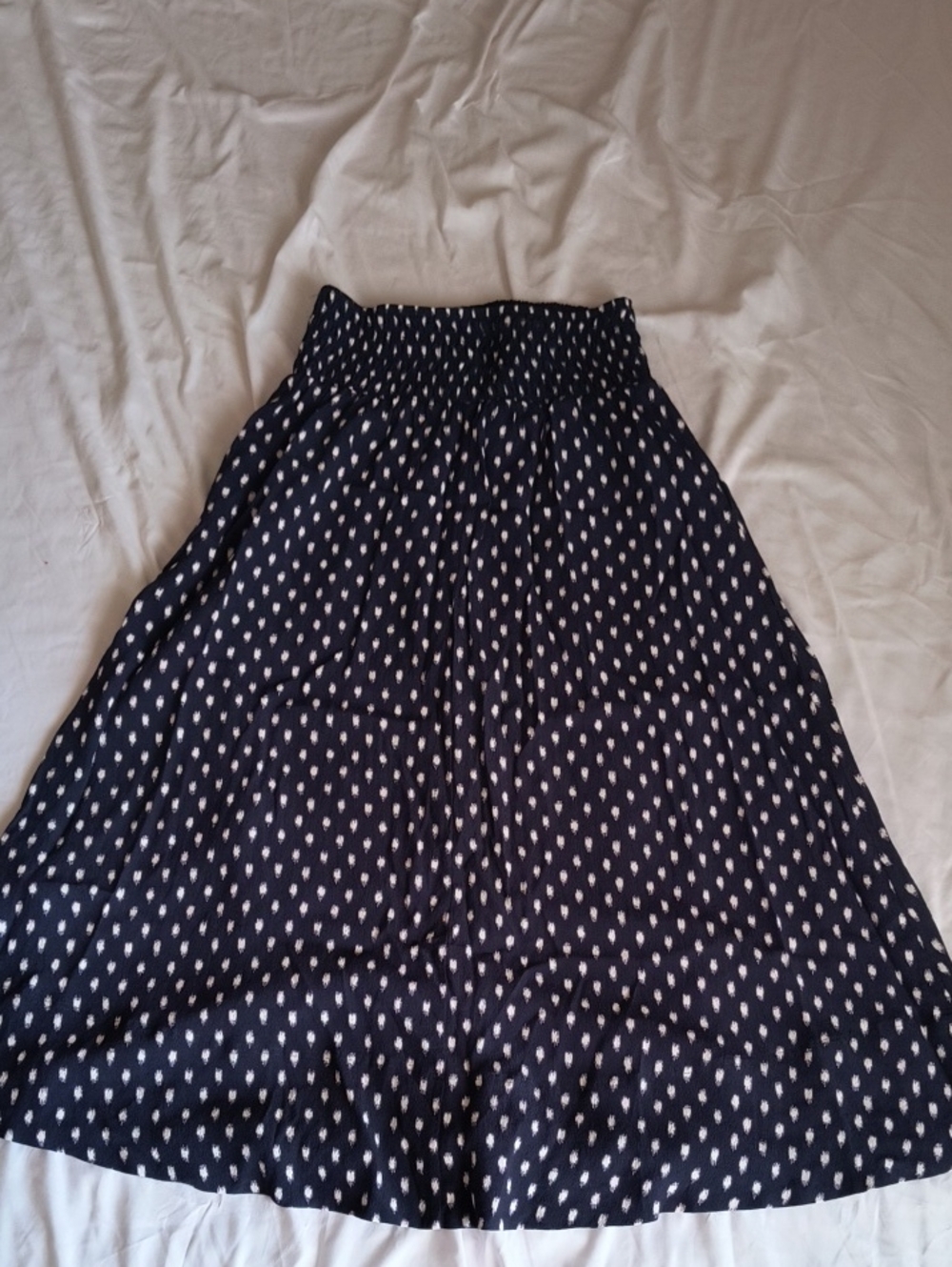 Madewell Smocked-waist Midi Skirt In Shibori Dot Print - Picture 4 of 5